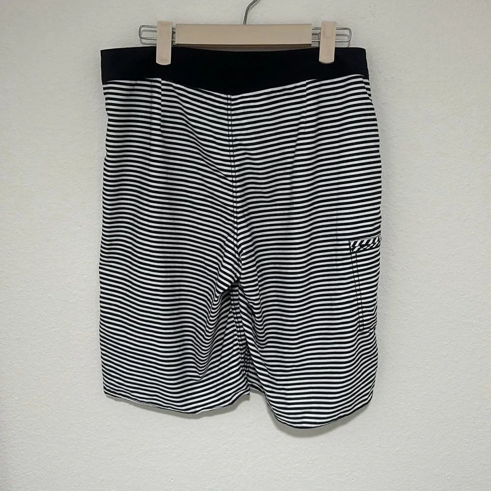 RVCA Mens Black White Striped Swim‎ Trunks Surf Boardshorts Size 28